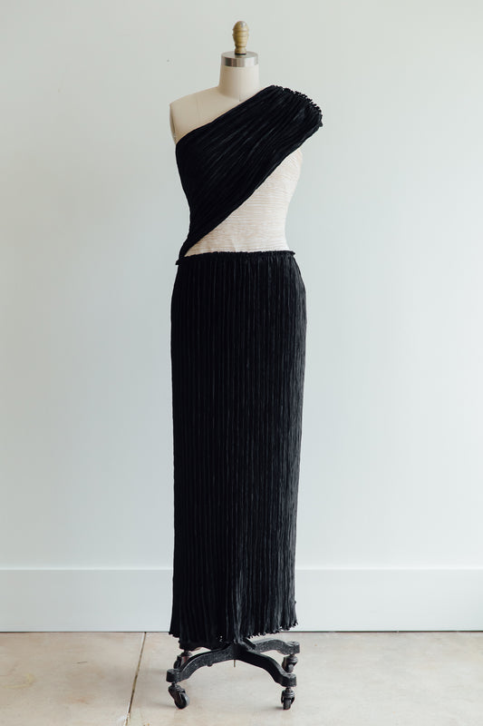 Mary McFadden One-Shoulder Column Gown