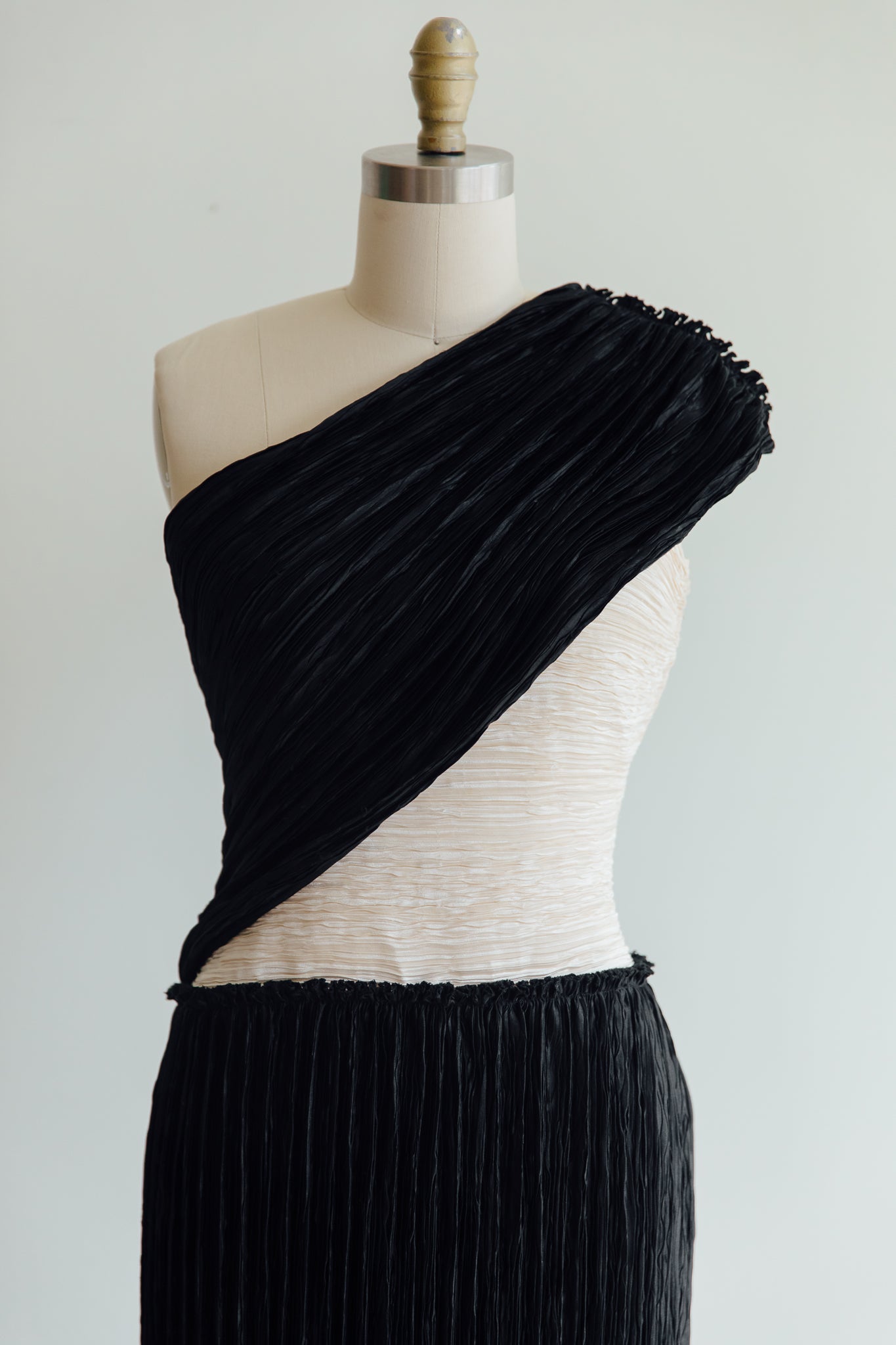 Mary McFadden One-Shoulder Column Gown