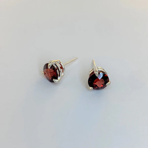 Studio Verus Garnet Round Stud Earrings