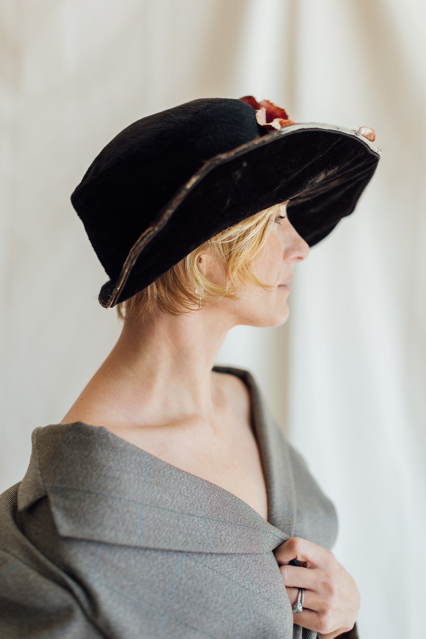 1920's Beaver and Velvet Wide-Brim Cloche Hat