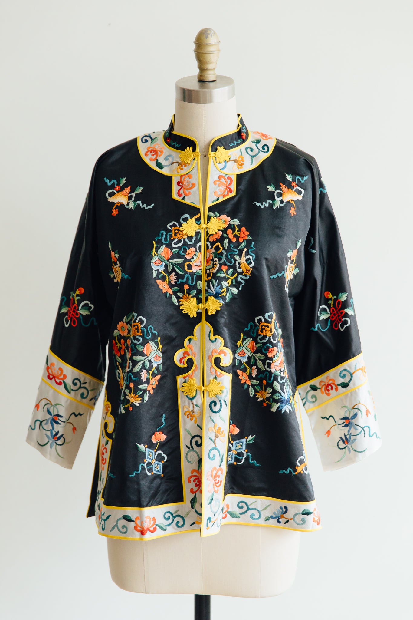 Baihua Black Embroidered Chinese Jacket