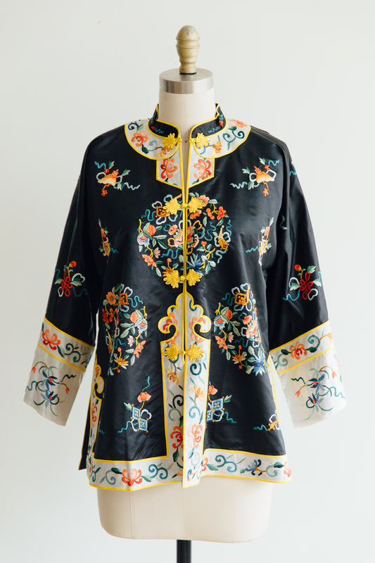 Baihua Black Embroidered Cheongsam-Style Jacket